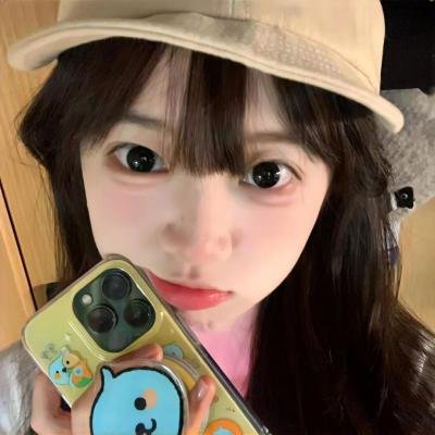红衣小女孩